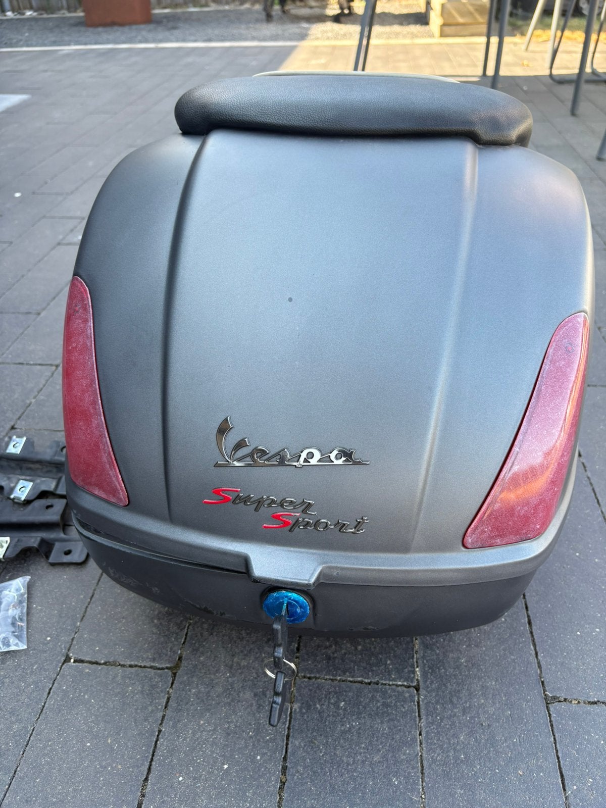 Topkoffer met rugleuning voor Vespa GTS, Motos, Accessoires | Valises & Sacs, Enlèvement, Utilisé