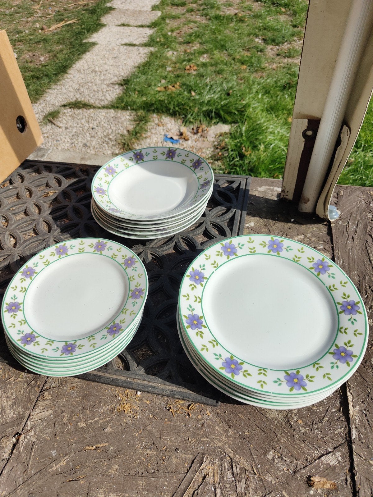 een set inclusief 6 dinerborden, 6 soepborden en 6 desserts, Ophalen of Verzenden