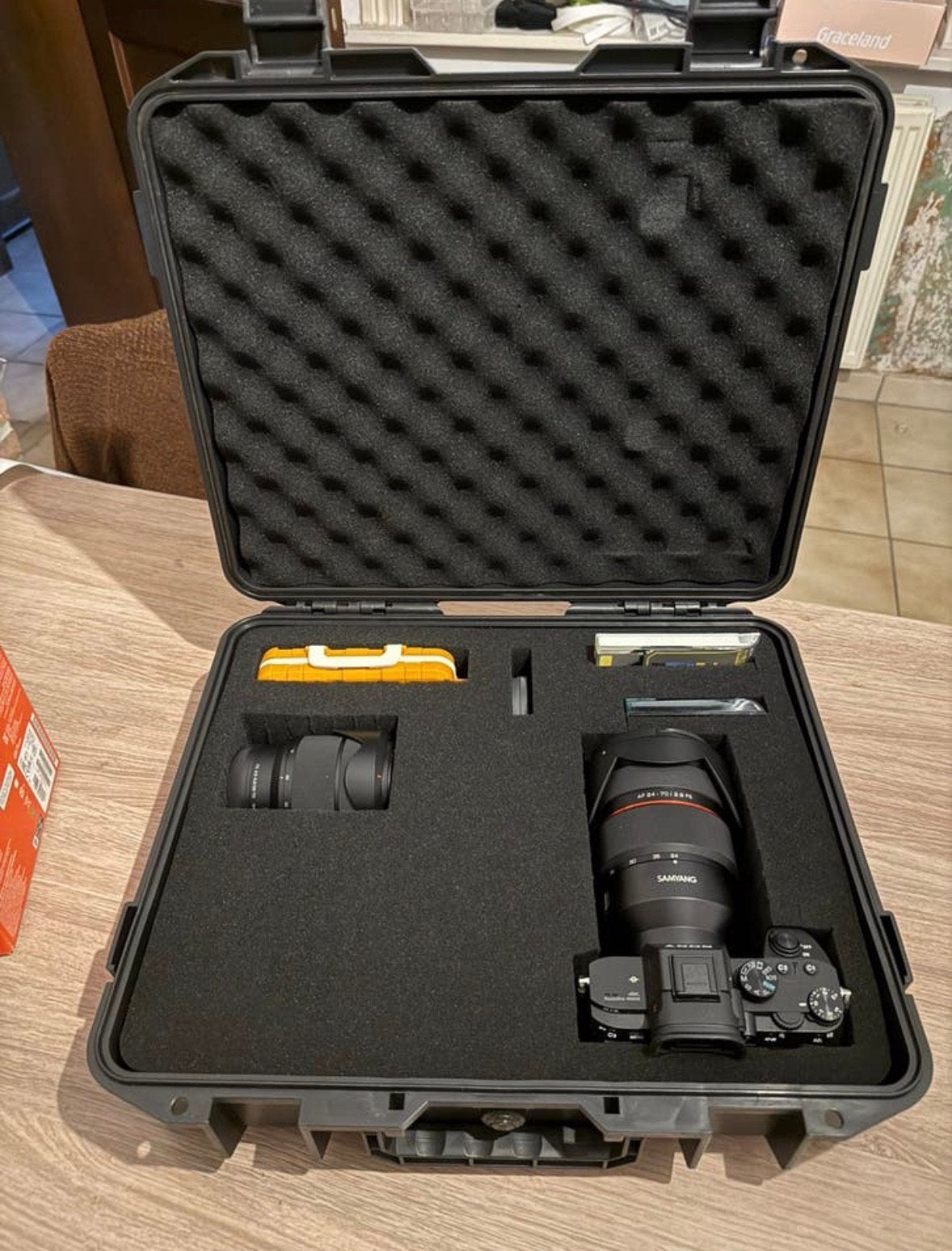 Sony a7III + 2 lenzen + 2 batterijen + 2 filters + koffer, TV, Hi-fi & Vidéo, Appareils photo numériques, Enlèvement, Neuf, Sony