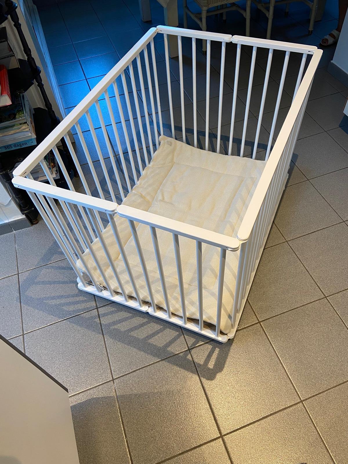 Puck inklapbare box, kleur: mat wit, Ophalen, Zo goed als nieuw, Vierkant, In hoogte verstelbaar