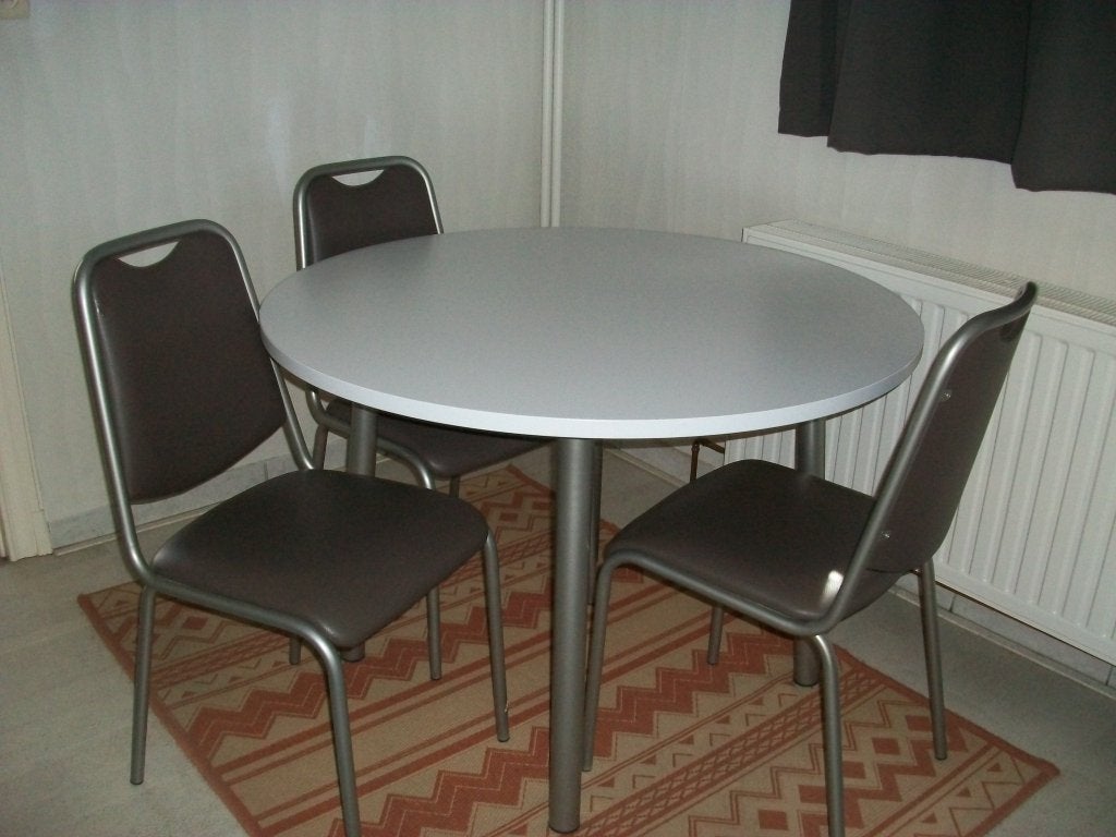 Ronde tafel met stoelen, Huis en Inrichting, Tafels | Eettafels, Ophalen, Zo goed als nieuw