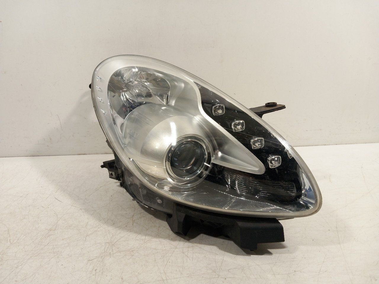 Koplamp rechts Alfa Romeo Giulietta, Onderdelen@venauto.nl, Van der Ven Autorecycling B.V., Ettenseweg 76, 4706 PB Roosendaal, The Netherlands