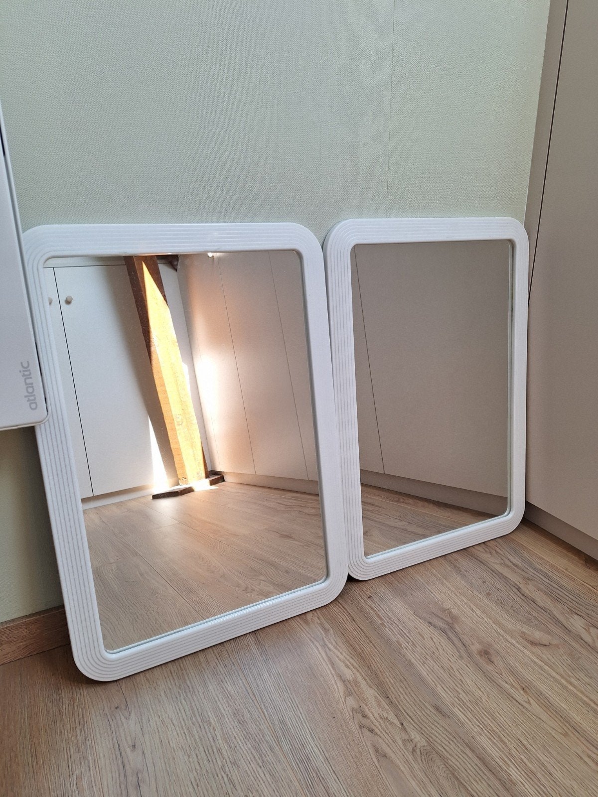 2 identieke spiegels h 58cm x b 37cm, Huis en Inrichting, Woonaccessoires | Spiegels, Ophalen of Verzenden