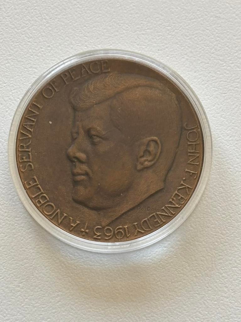 Munt Jhon F Kennedy 1963  ( mint staat ), Ophalen, Midden-Amerika, Losse munt