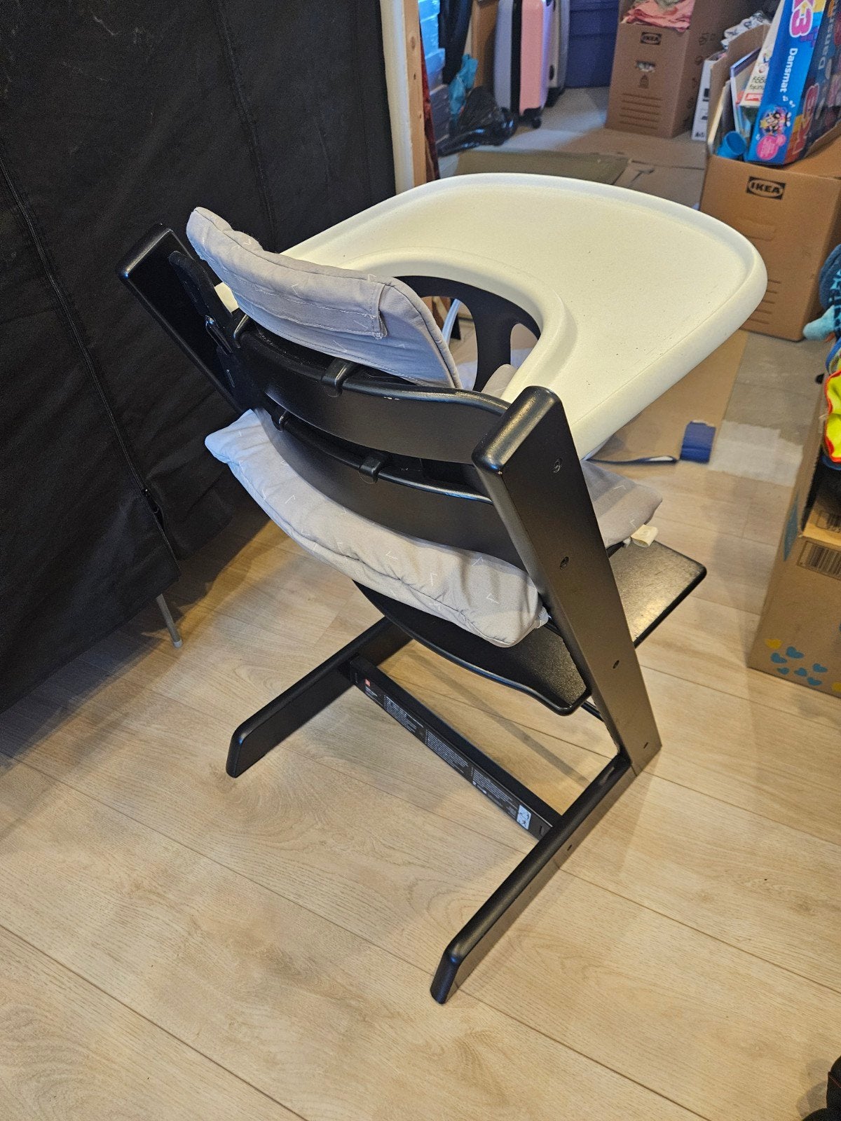 Stokke Tripp Trapp — Noir + accessoires, Enfants & Bébés, Enlèvement, Comme neuf, Chaise évolutive, Ceinture(s)
