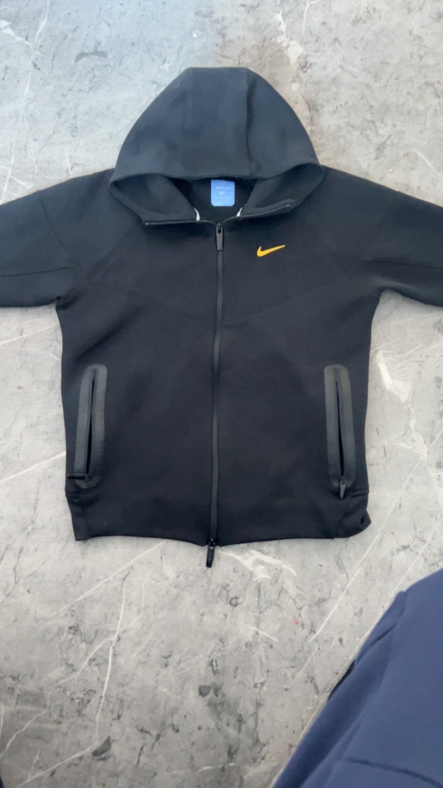 Pulls nike x nocta noir et jaune, Vêtements | Hommes, Pulls & Vestes, Enlèvement ou Envoi, Comme neuf, Taille 46 (S) ou plus petite