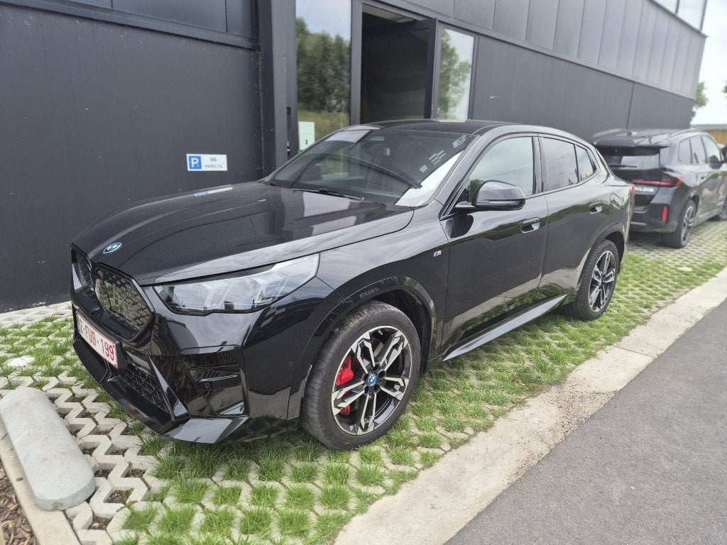 BMW iX2 eDrive 20, Auto's, IX2, Zwart, Zwart, Leder