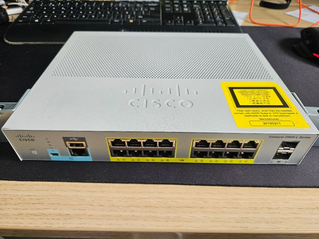 16-poort PoE Switch Cisco 2960L, Informatique & Logiciels, Commutateurs réseau, Utilisé, Enlèvement