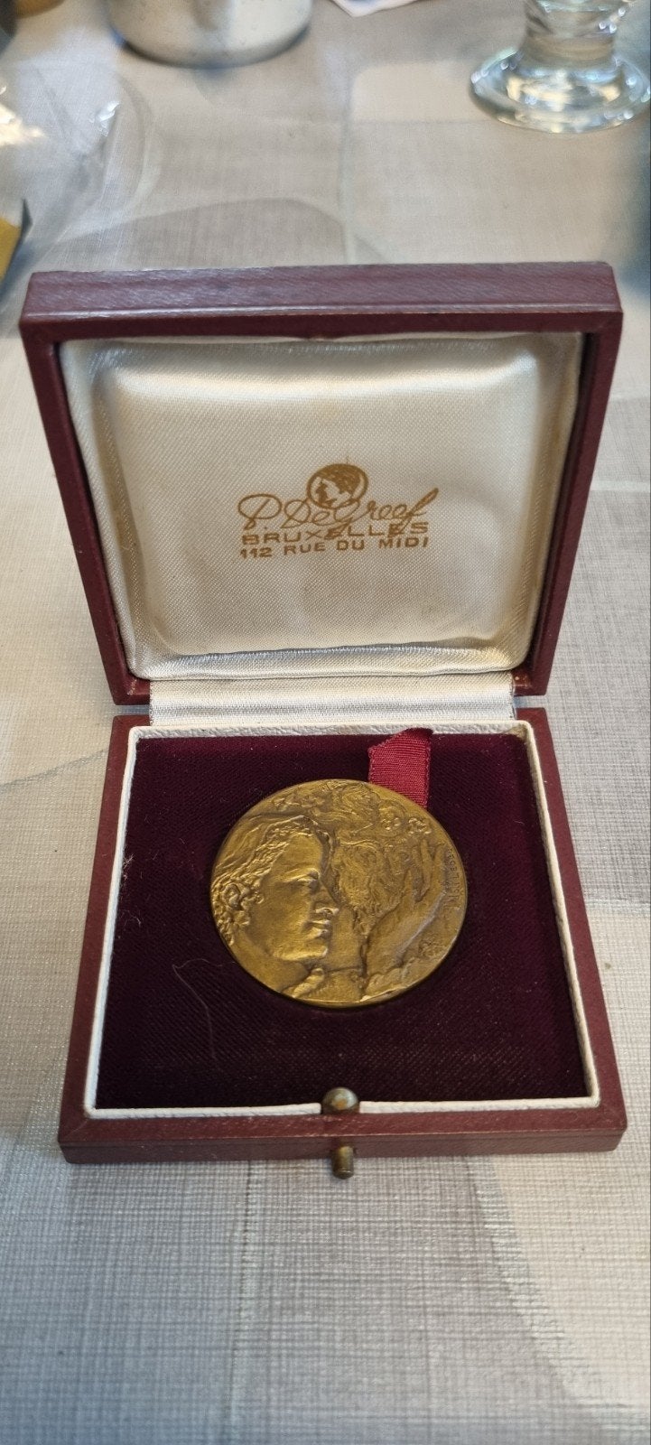 Médaille de bronze Dolf Ledel, Enlèvement ou Envoi