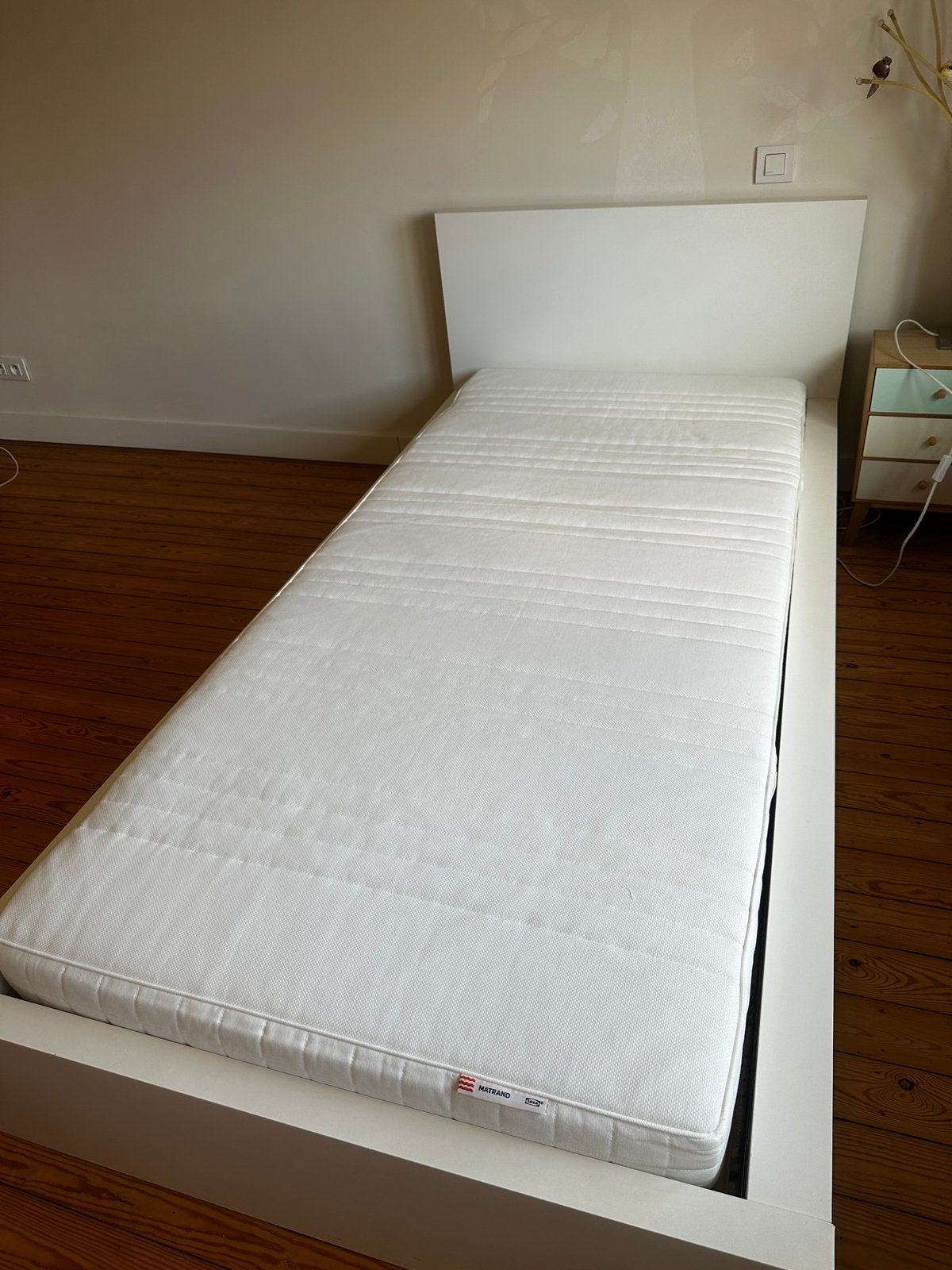 Ikea malm bed + matras 1pers 90 x 200, Huis en Inrichting, Slaapkamer | Bedden, Ophalen, 90 cm, Eenpersoons, Wit