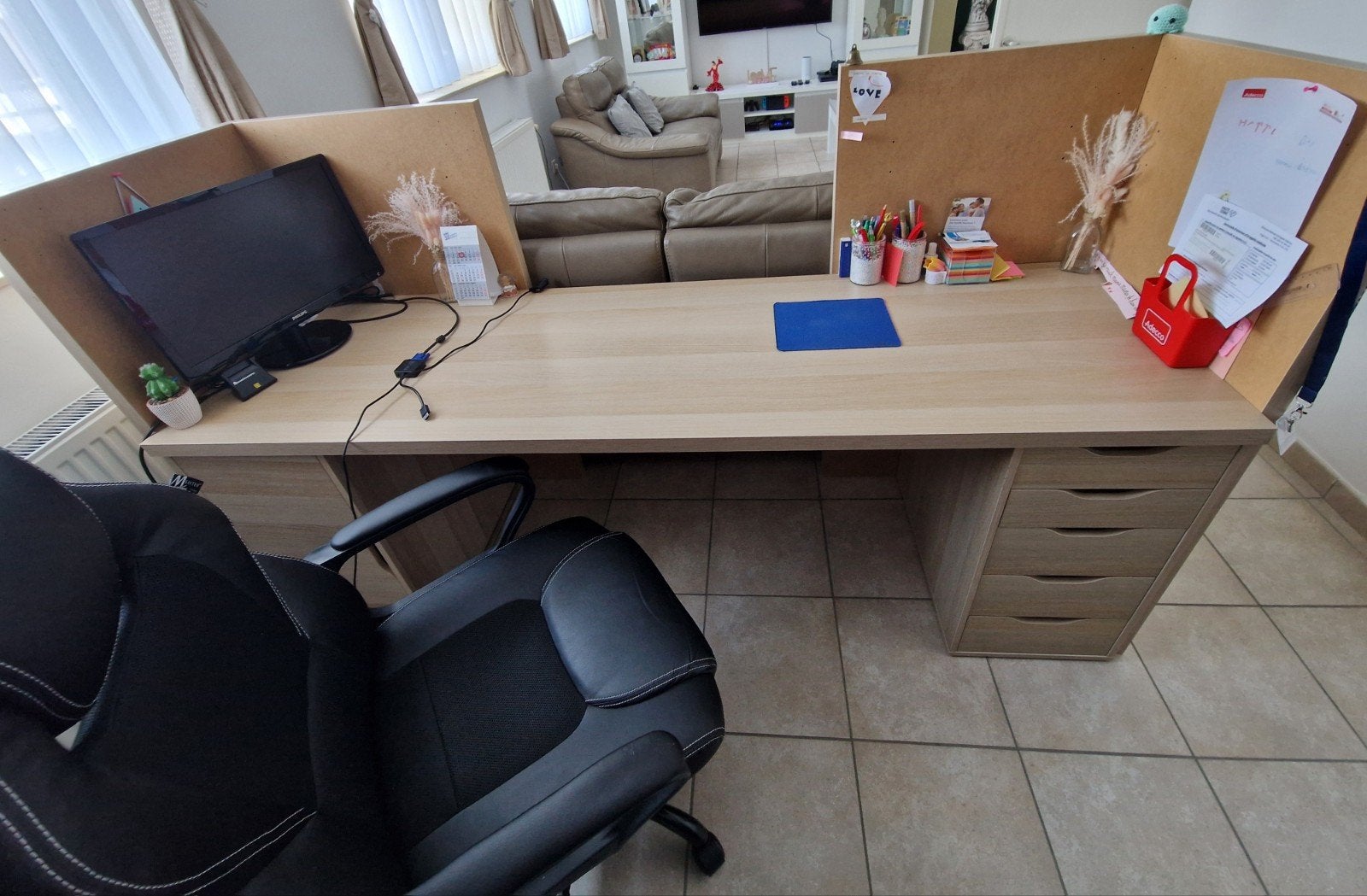 Bureau Ikea 200x60x70 met comfortabele bureaustoel, Ophalen