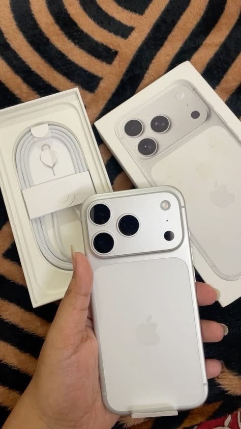 iPhone 17 pro, Télécoms, Enlèvement ou Envoi, Autres modèles, Sans abonnement, Blanc