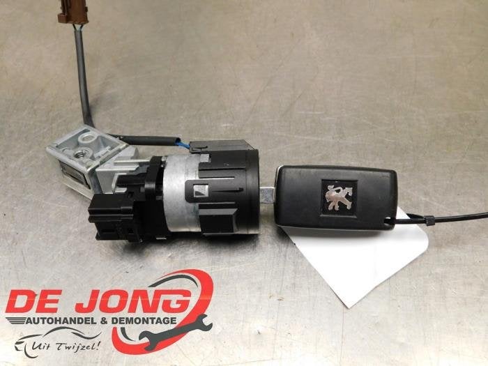Serrure de contact + clé d'un Peugeot 3008, -, 3 mois de garantie, Utilisé, -