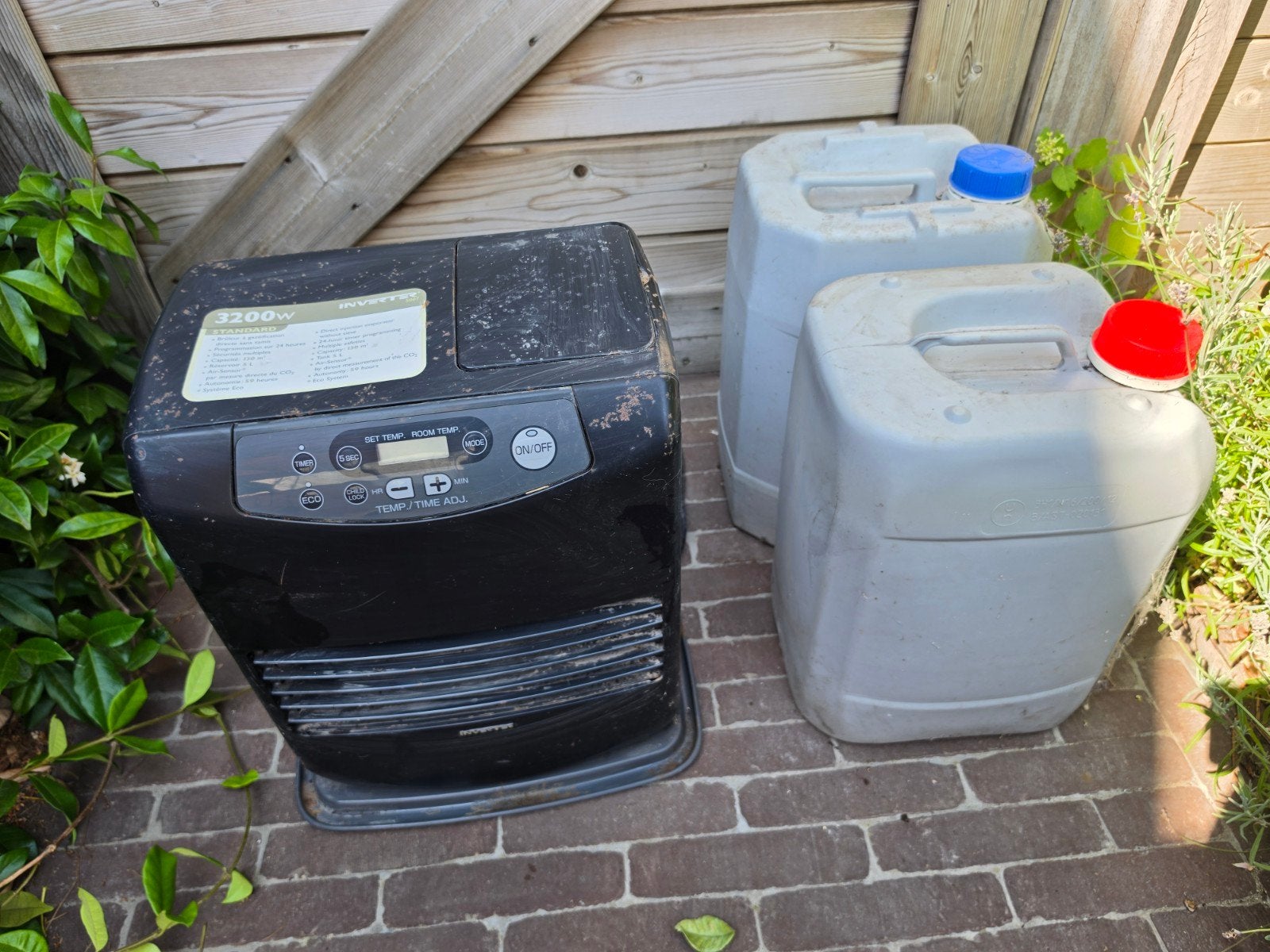 Petroleumkachel en 1 volle bidon, Jardin & Terrasse, Barils de pluie, Enlèvement, Utilisé