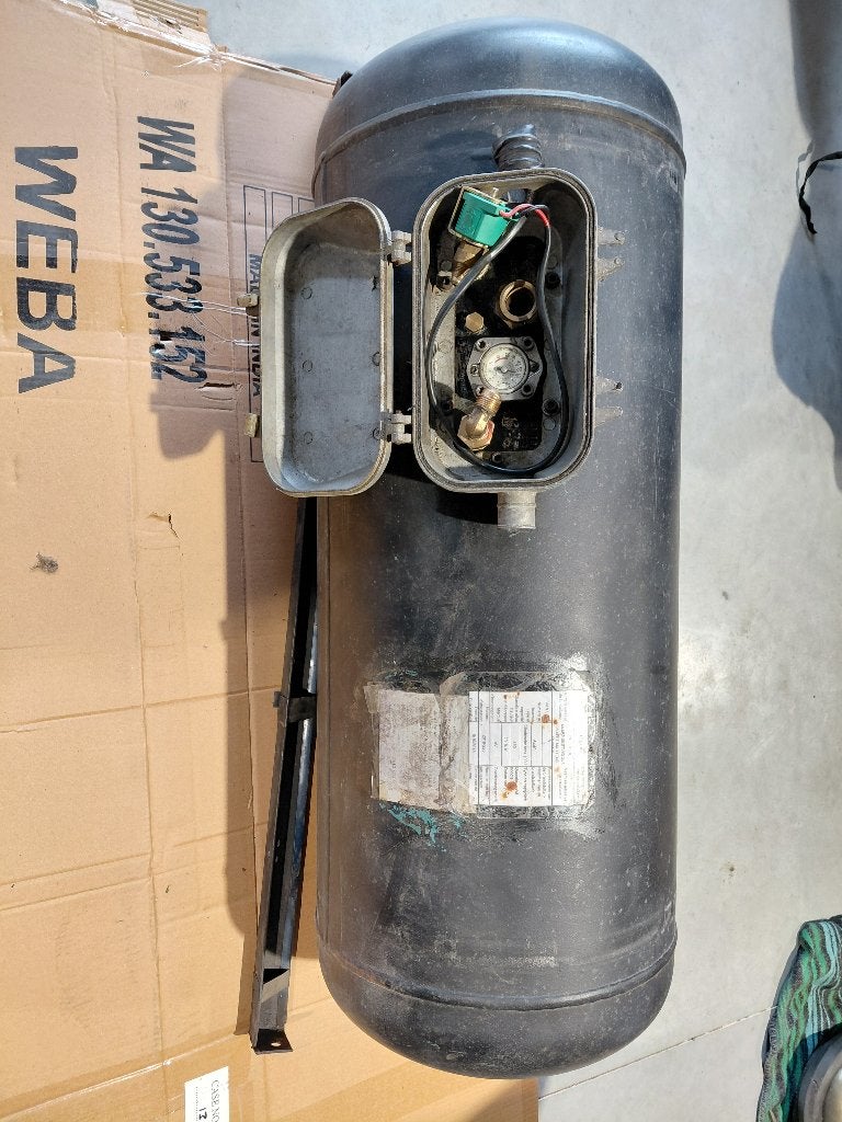 LPG Tank, Enlèvement