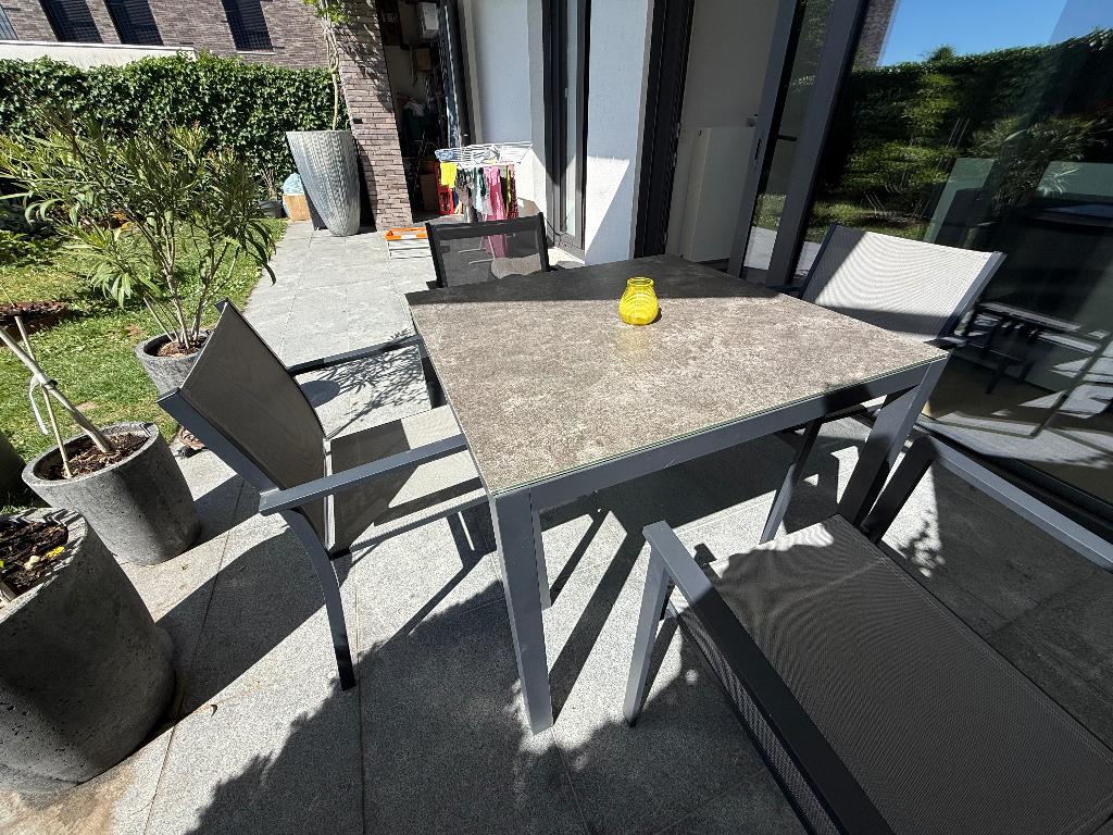 Bristol tuinset: tafel + 4 stoelen, Ophalen, Zo goed als nieuw, Vierkant, Aluminium