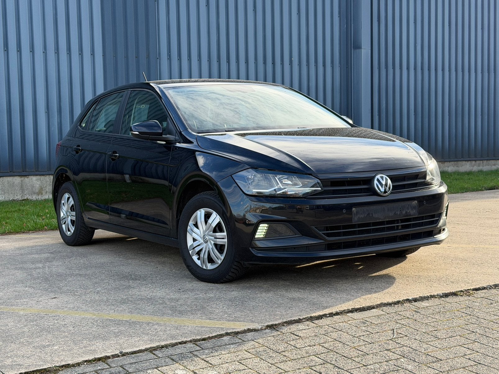 Volkswagen Polo 2019 TRENDLINE TSI 95Cv 176.000km, Autos, Achat, Euro 6, Entreprise, Noir