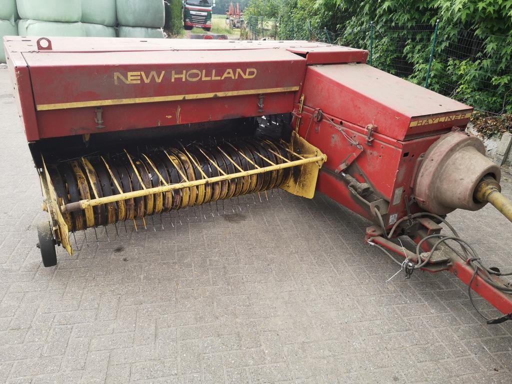 New Holland pers, Ophalen of Verzenden