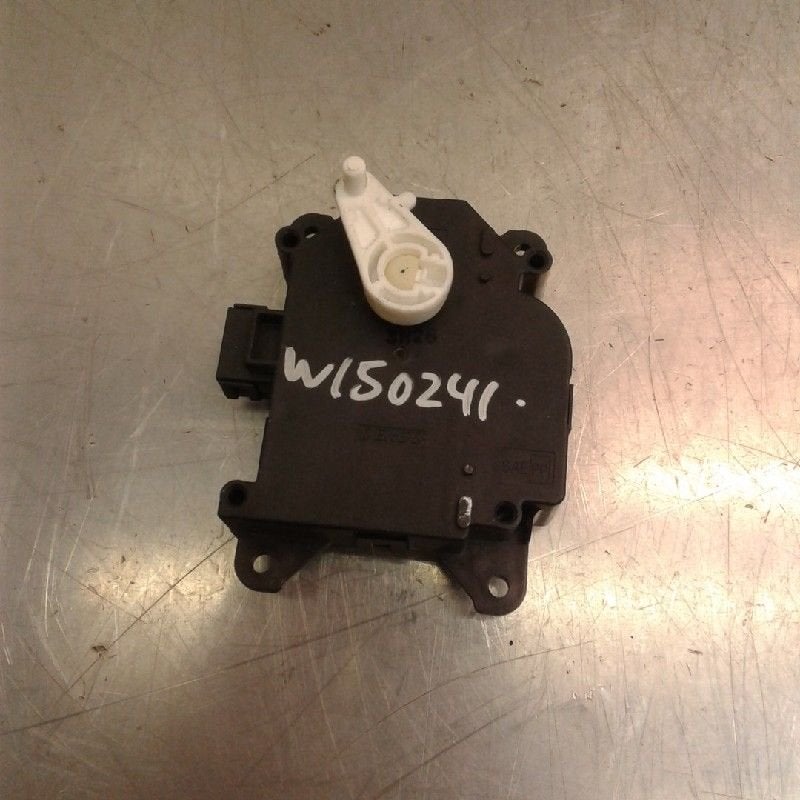 ACTIONNEUR MOTEUR VOLET CHAUFFAGE Mitsubishi Colt (Z2 / Z3), Utilisé, Mitsubishi