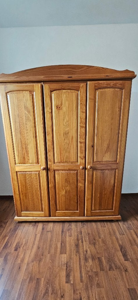 Garde-robe en bois, 100 à 150 cm, Utilisé, Avec porte(s), Pin