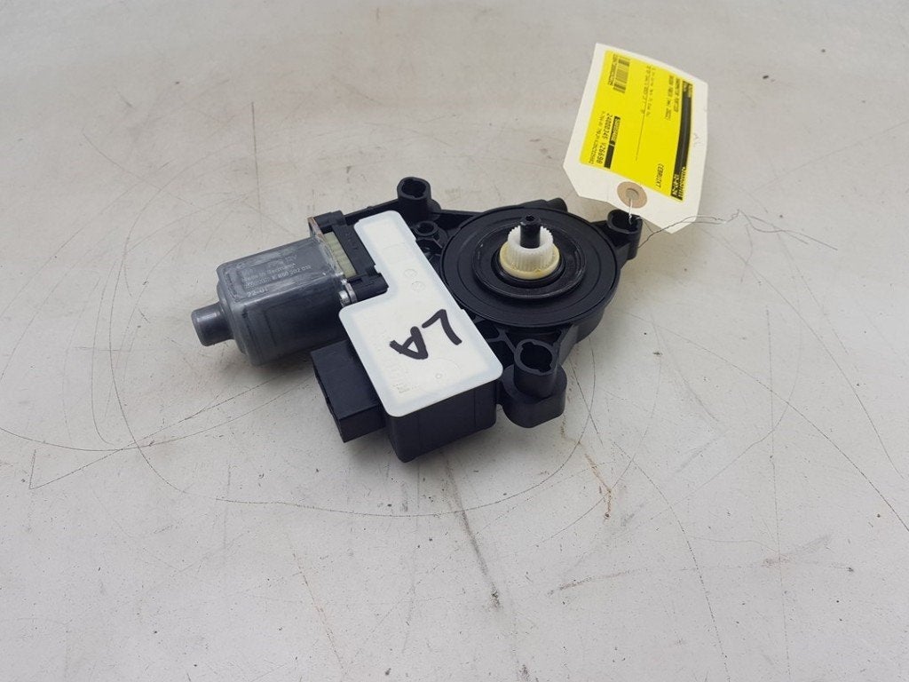 MOTEUR LEVE VITRE ELECTRIQUE Skoda Fabia III Combi (NJ5), Autos : Pièces & Accessoires, Robert Bosch AG, Utilisé, Skoda, Robert-Bosch-Allee 1
74232  Abstatt, DE