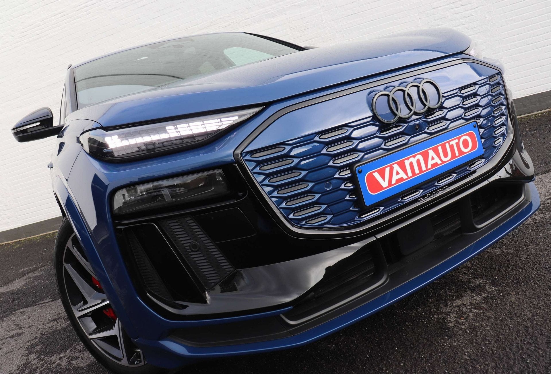 Audi SQ6 e-tron Edition One Blue - Pano/360/B&O/S-Seat/Oled/, Autos, Audi, 2965 kg, Achat, Entreprise, Entretenue par le concessionnaire