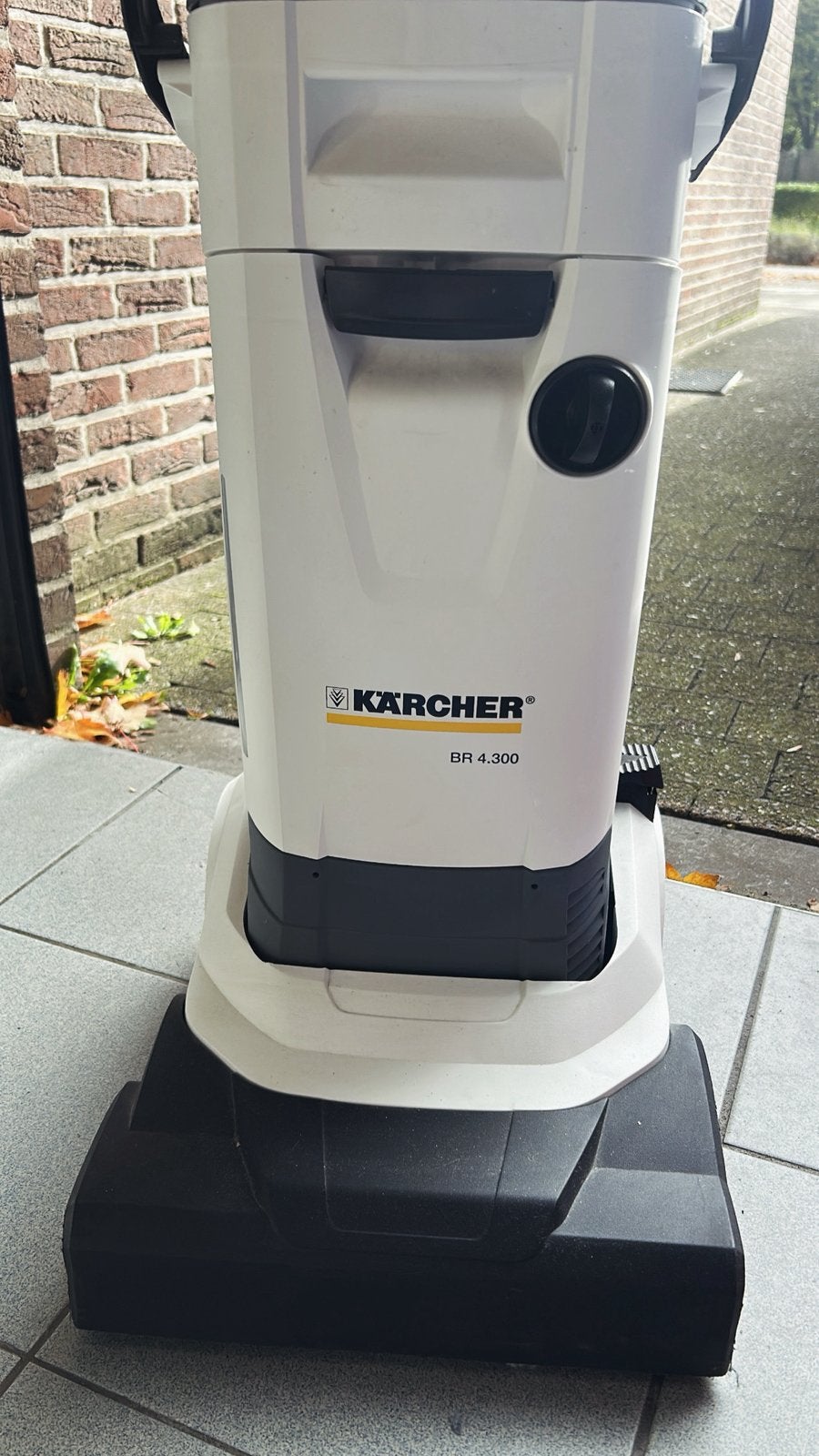 Kärcher, Doe-het-zelf en Bouw, Ophalen, Zo goed als nieuw, Schrobmachine