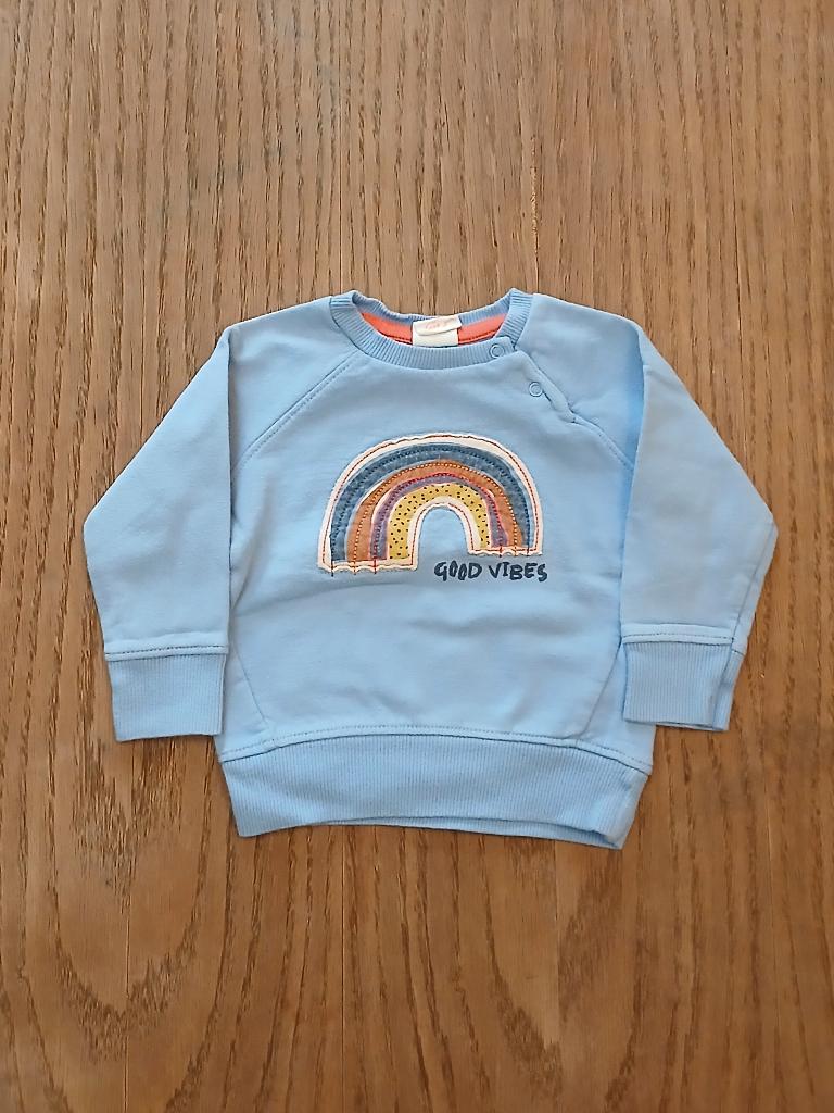 Hema Baby Sweater Lichtblauw Regenboog - Maat 68, Ophalen of Verzenden, Zo goed als nieuw, HEMA., Truitje of Vestje