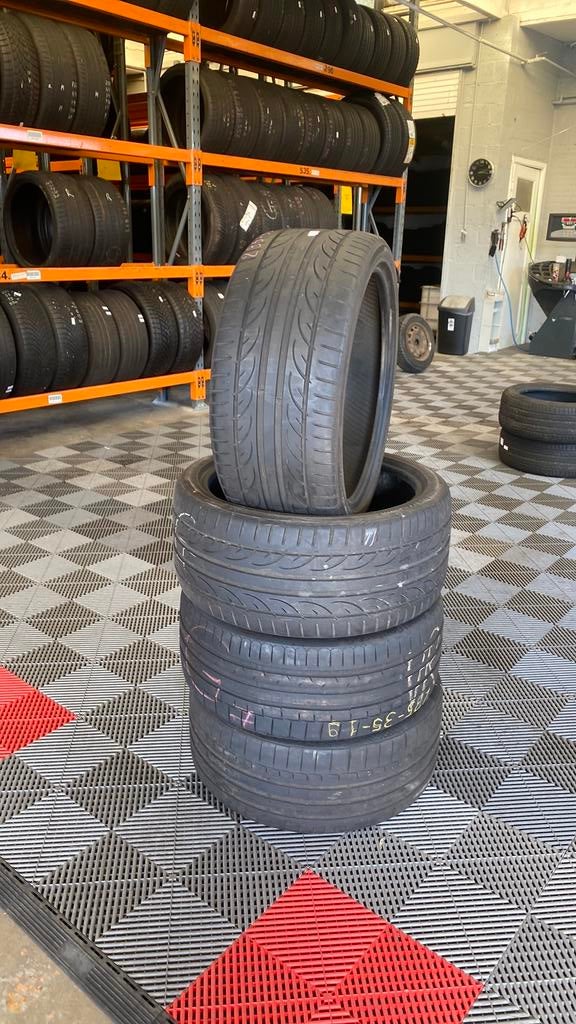 235/25/19-96y hankook en continental per stuk 70 eur, Ophalen, Zo goed als nieuw
