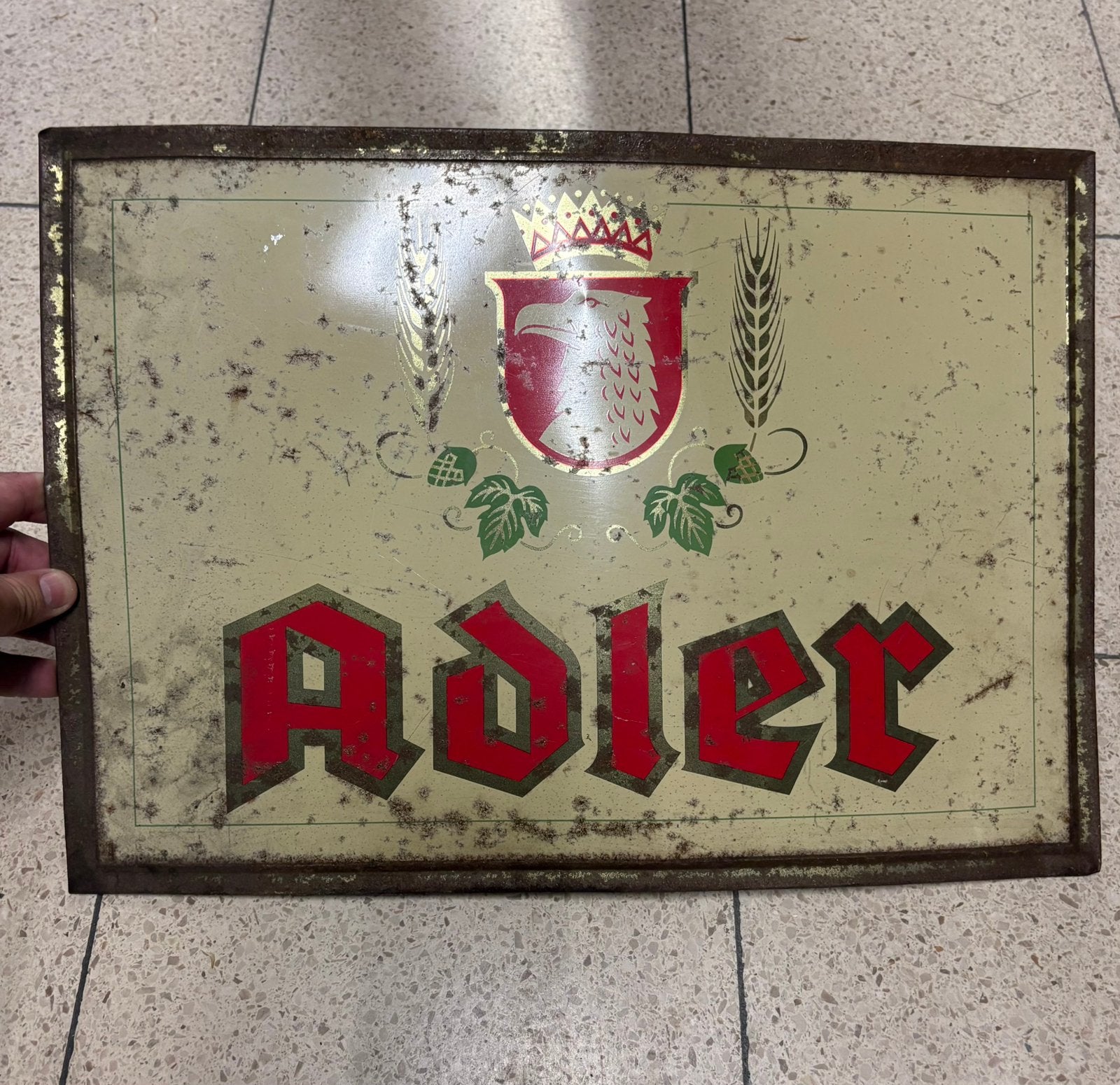 Reclambord uit blik “Adler” 1965, Verzamelen, Ophalen of Verzenden, Gebruikt, Reclamebord, Plaat of Schild, Overige merken