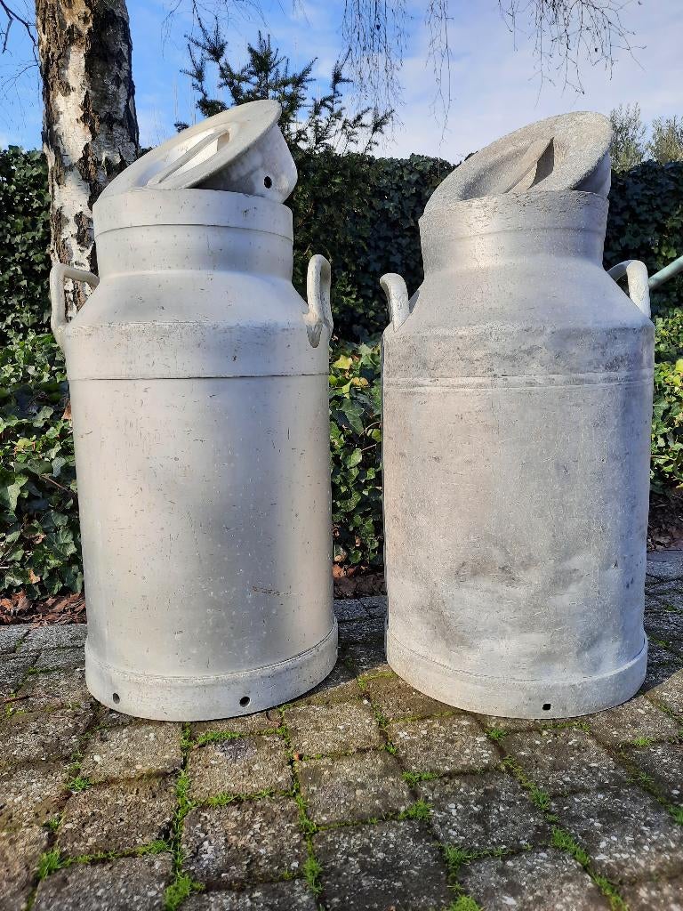 Set van 2 aluminium melkkannen, Antiek en Kunst, Ophalen