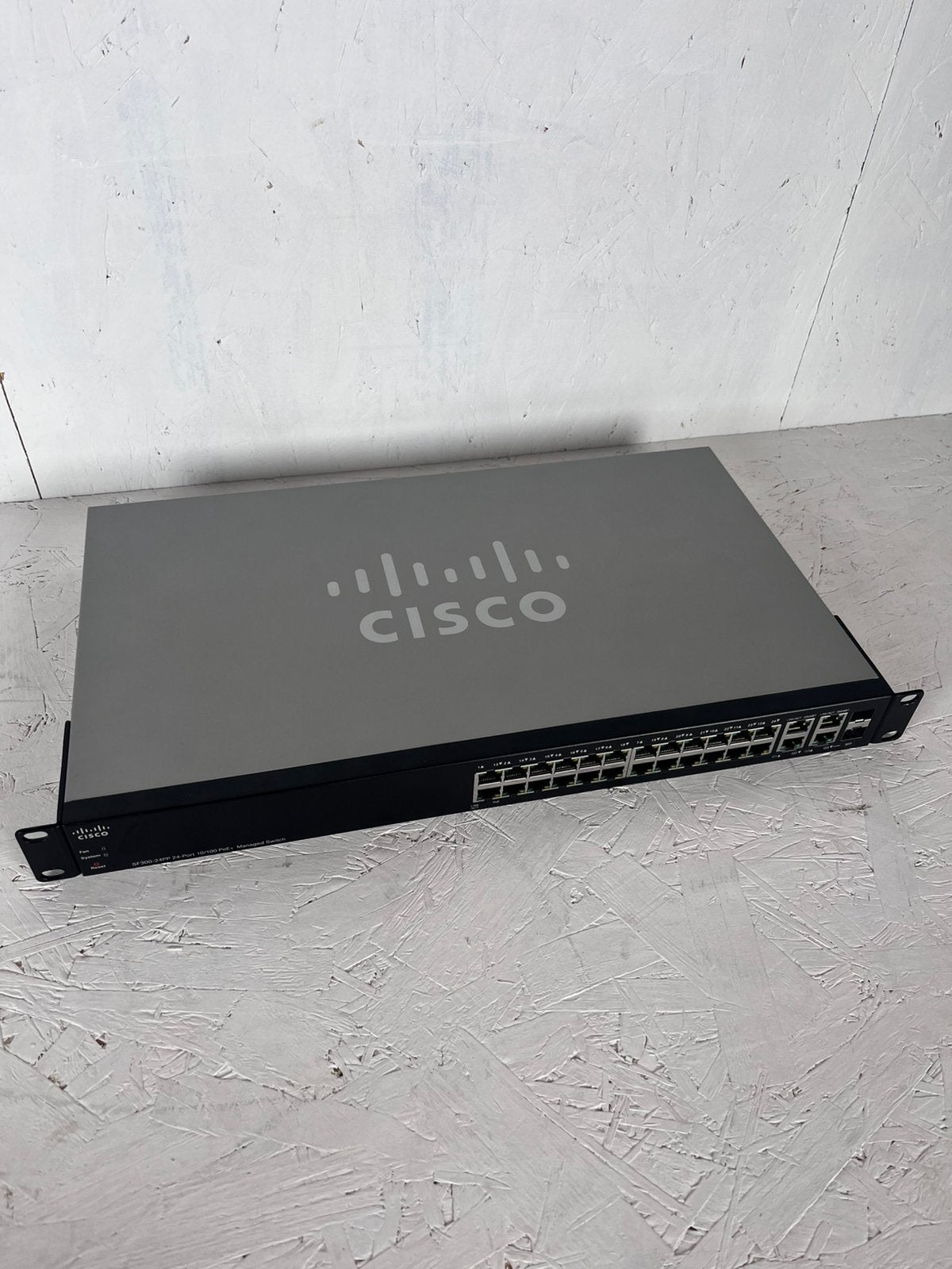 Netwerk Switch Cisco - SF300-24PP - Zo goed als nieuw, Computers en Software, Netwerk switches, ., Ophalen of Verzenden, Zo goed als nieuw
