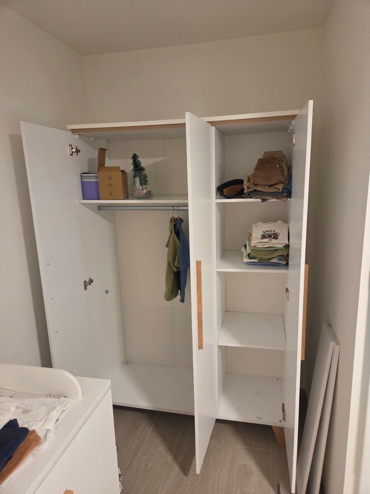 Ensemble de chambre d'enfant blanc — Armoire 3 portes + comm, Enlèvement