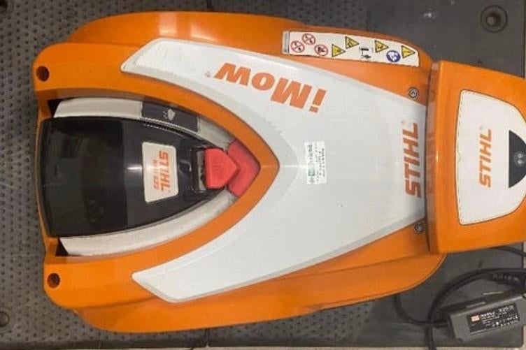 Sthill 422 Robotmaaier, Enlèvement