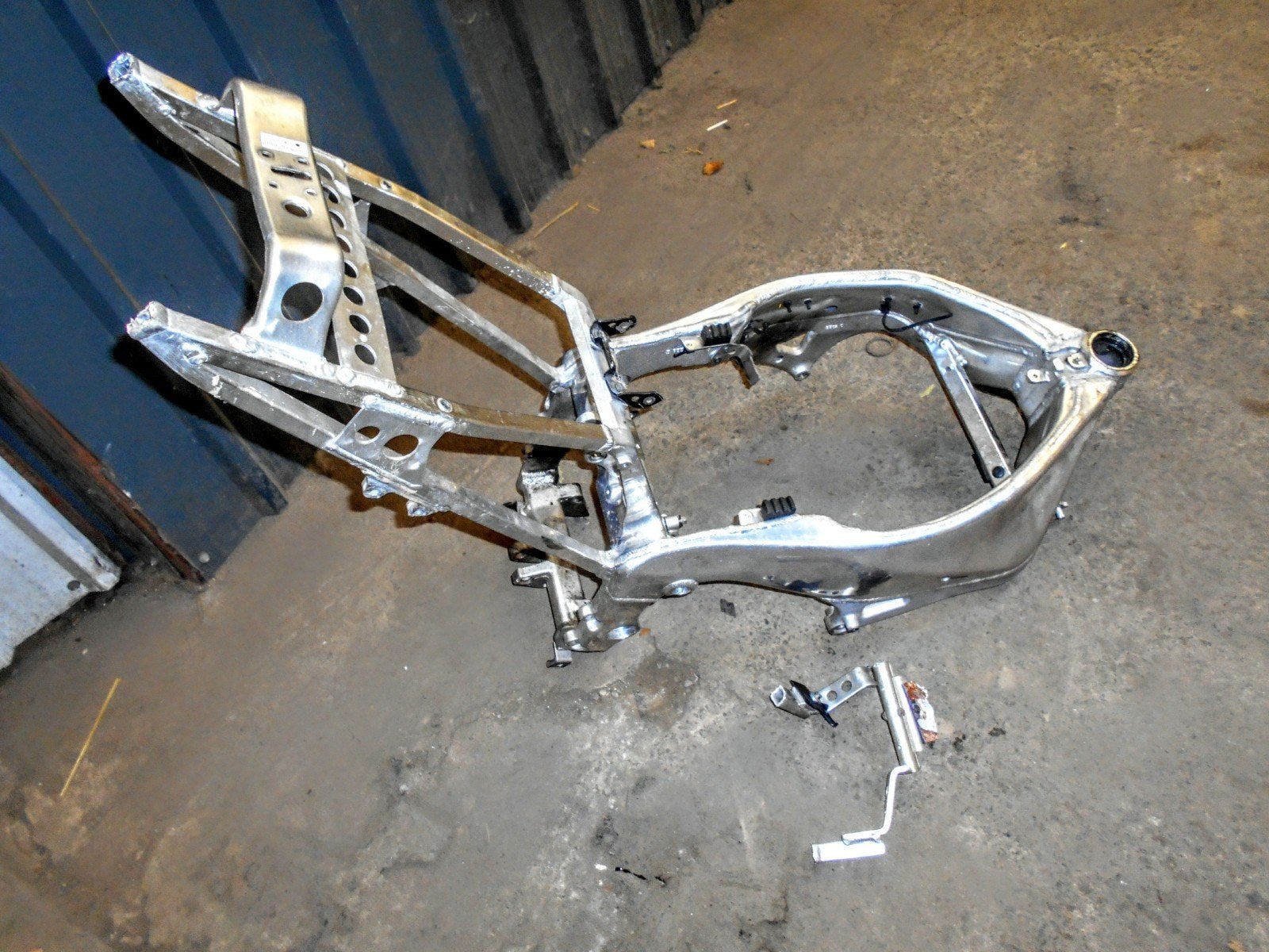 Cadre de YAMAHA YZF1000 R1 de 2000, avec documents, Enlèvement