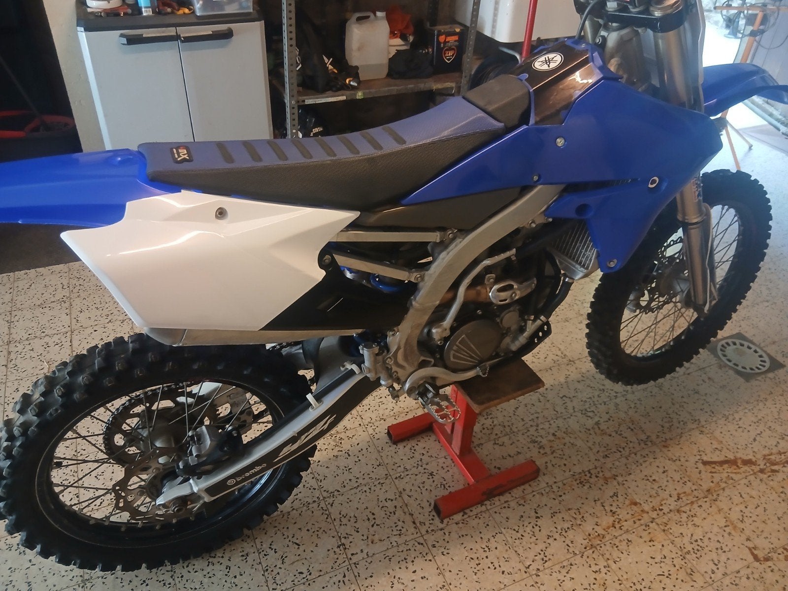 yamaha yzf 250 2017 + remorque trois rails, Motos, Occasion, Particulier, Moto de cross, 1 cylindre