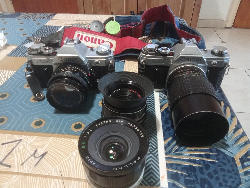 Deux appareils photos vintage canon, Enlèvement ou Envoi, 1980 à nos jours