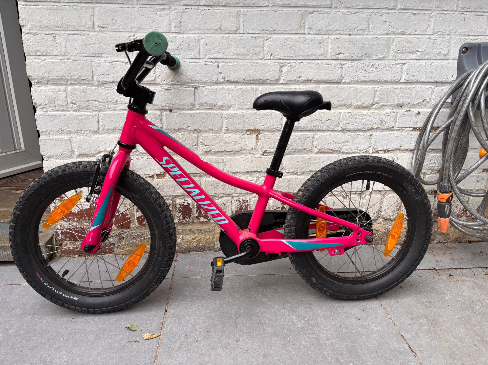 Velo fille 16 pouces Specialized, Fietsen en Brommers, Fietsen | Kinderfietsjes, Ophalen, Gebruikt, Terugtraprem, 16 tot 20 inch