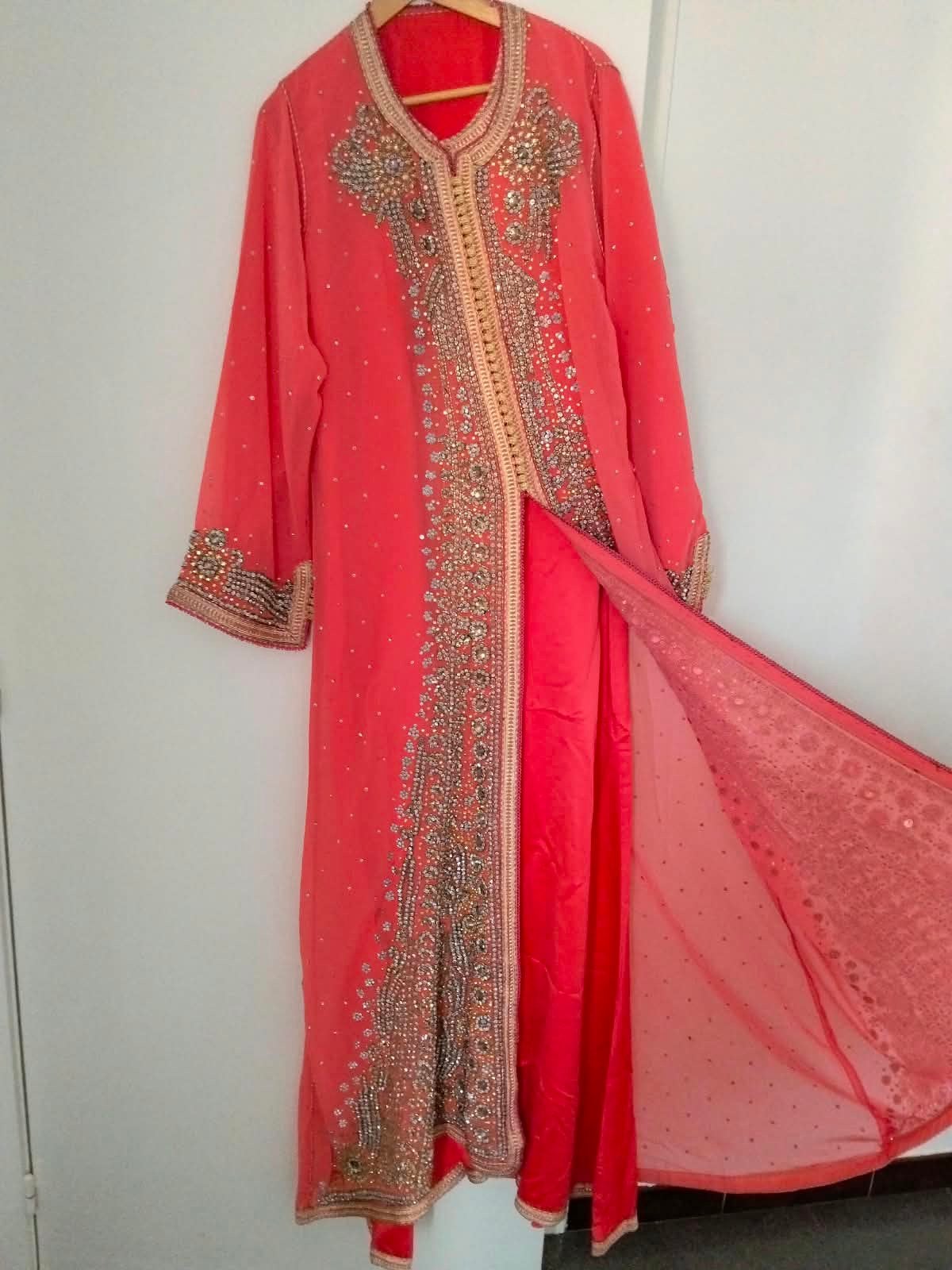 Takchita marocaine, Enlèvement, Comme neuf