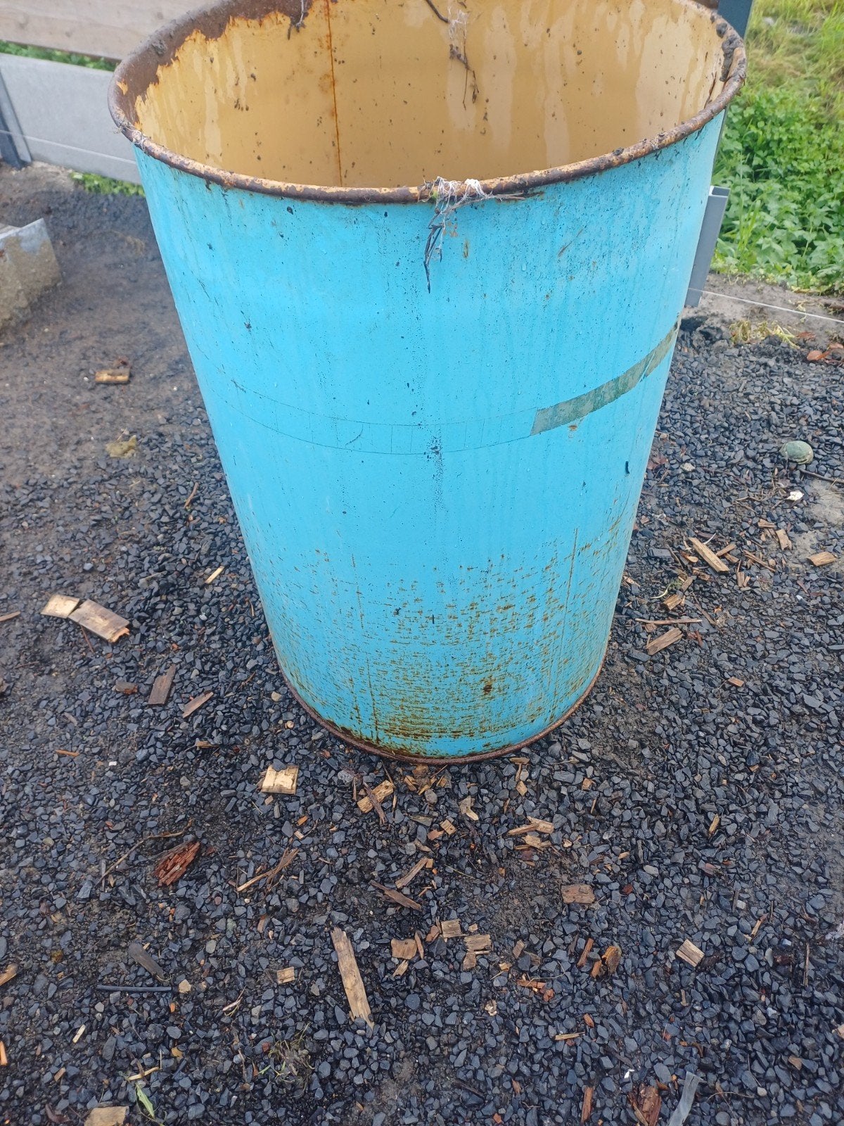 ijzeren ton 200l, Ophalen