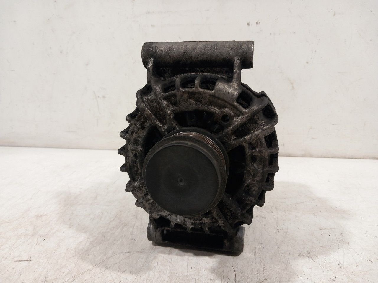 Dynamo Ford Transit, Onderdelen@venauto.nl, Van der Ven Autorecycling B.V., Ettenseweg 76, 4706 PB Roosendaal, The Netherlands