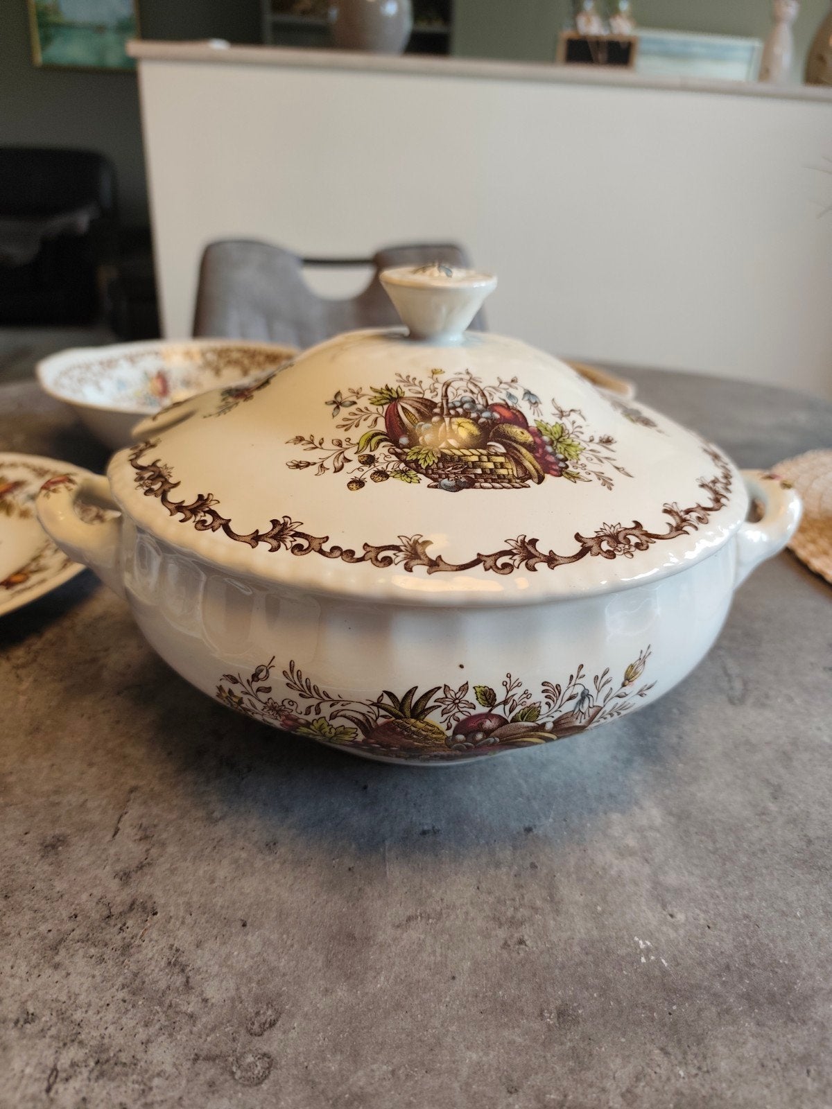 service de table rustique anglais, Enlèvement