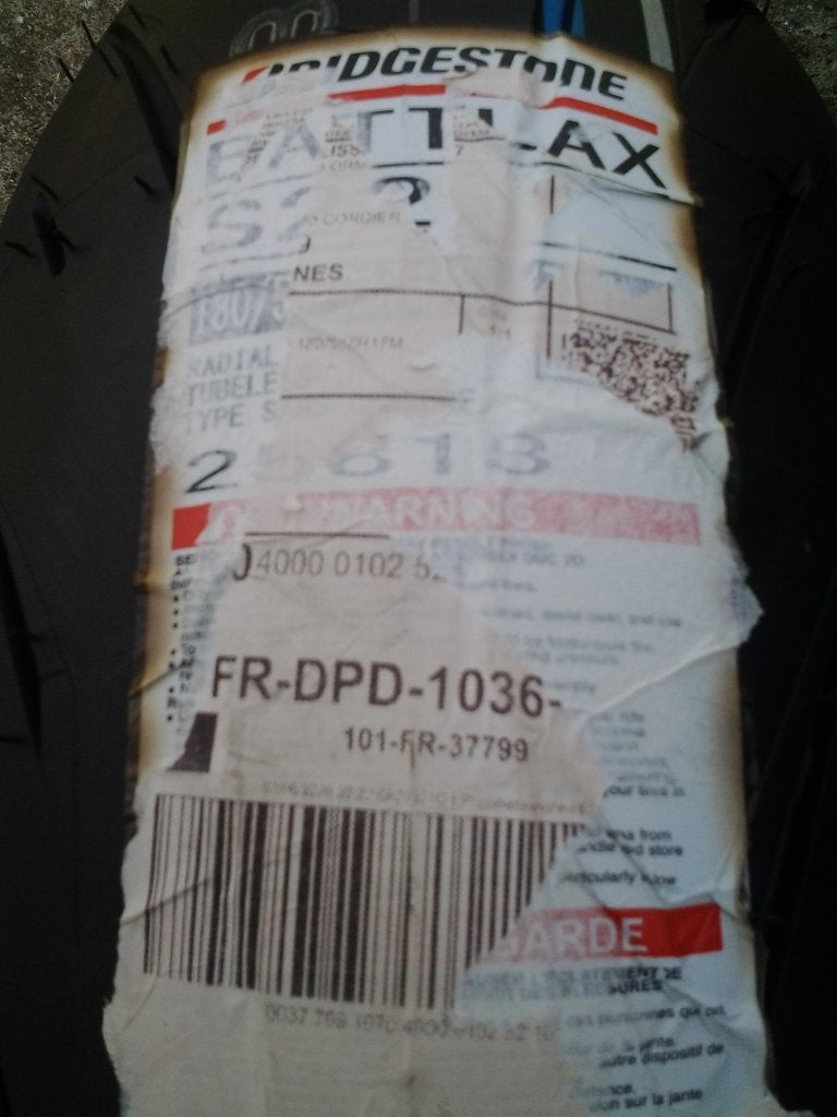 180/55/17 s22, Envoi, Neuf