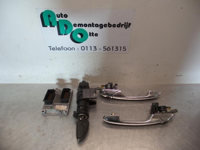 Serrure de contact + ordinateur d'un Alfa Romeo 147, -, 3 mois de garantie, Utilisé, Alfa Romeo