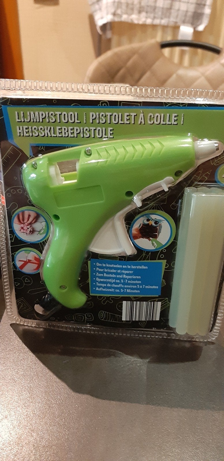 2 lijmpistolen +veel lijmpatronen, Ophalen
