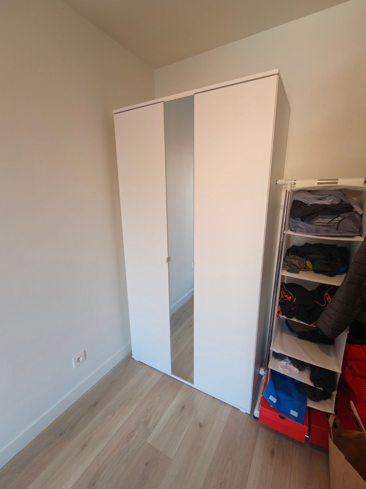 IKEA VIHALS KLEERKAST / ARMOIRE IKEA VIHALS, Huis en Inrichting, Ophalen