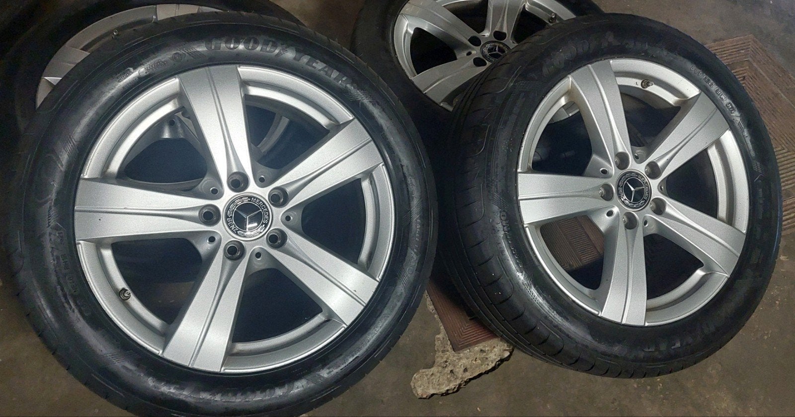 Original Mercedes C classe W206 jantes avec pneus ÉTÉ, Autos : Pièces & Accessoires, Pneus & Jantes, Enlèvement, Pneus été, Pneu(s)