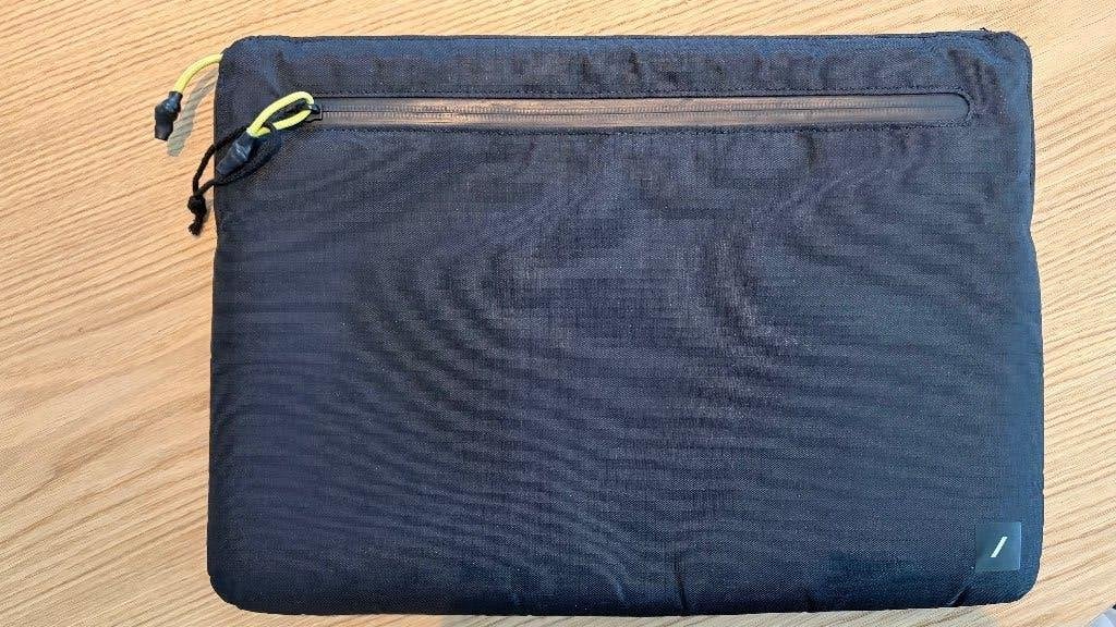 Native Union Ultralight Sleeve voor MacBook 15", Bijoux, Sacs & Beauté, Sacs | Sacs de voyage & Petits Sacs de voyage, Enlèvement