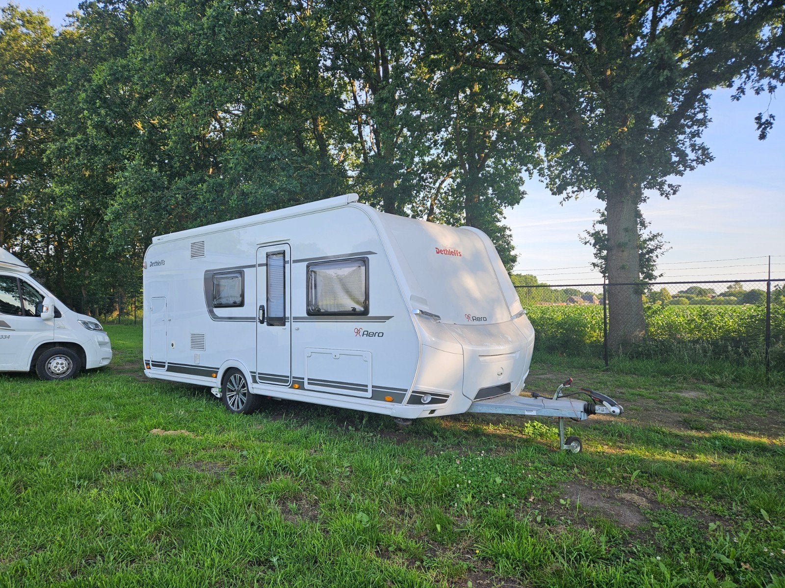 Dethleffs Aero 500 QSK 90 years edition, Caravans en Kamperen, Caravans, Stapelbed, Bedrijf, Treinzit, Mover