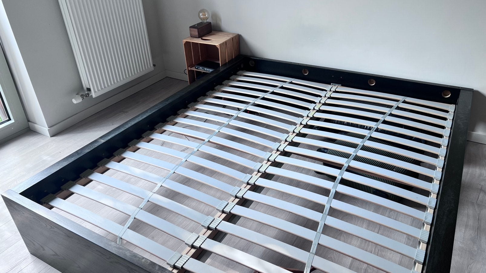 Bedframe (160x200cm) + 2 lattenbodems (2x 80x200cm), Enlèvement, Utilisé, Deux personnes, 160 cm